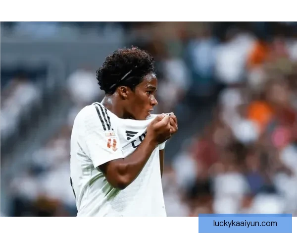 恩德里克传球表现持续提升，引发众人关注与期待