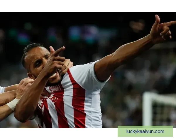 德布劳内庆祝动作起源引发球迷热议，表现稳健的他再次成为焦点。