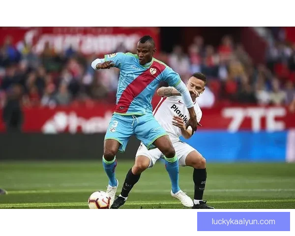 西甲巴列卡诺球迷表现狂热，展现球队强劲支持力量