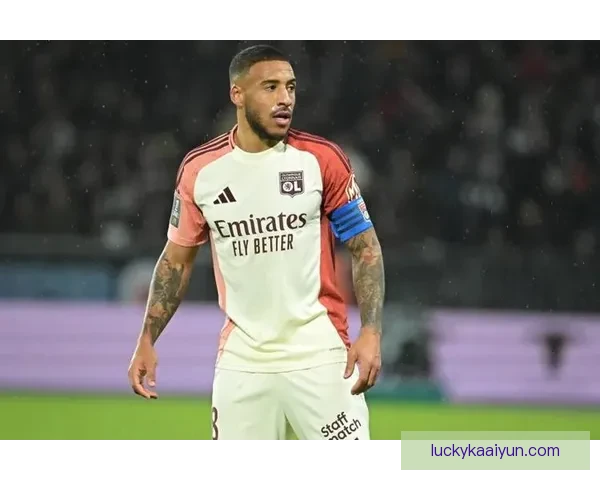 里昂中场组织能力近期表现稳健，攻防转换效率持续提升