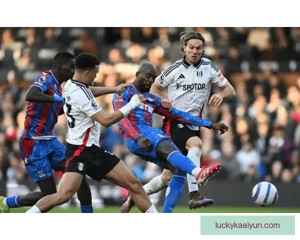 拉维亚本赛季在英超表现稳健，状态持续提升提升